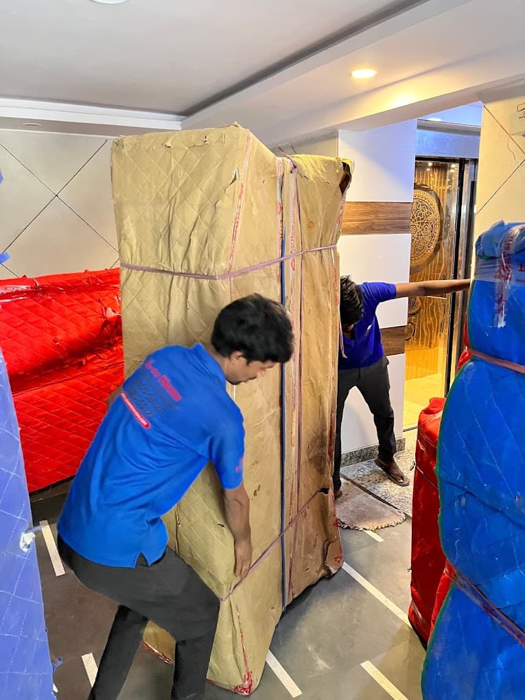 Lee Home Packers and Movers - Careful Shifting